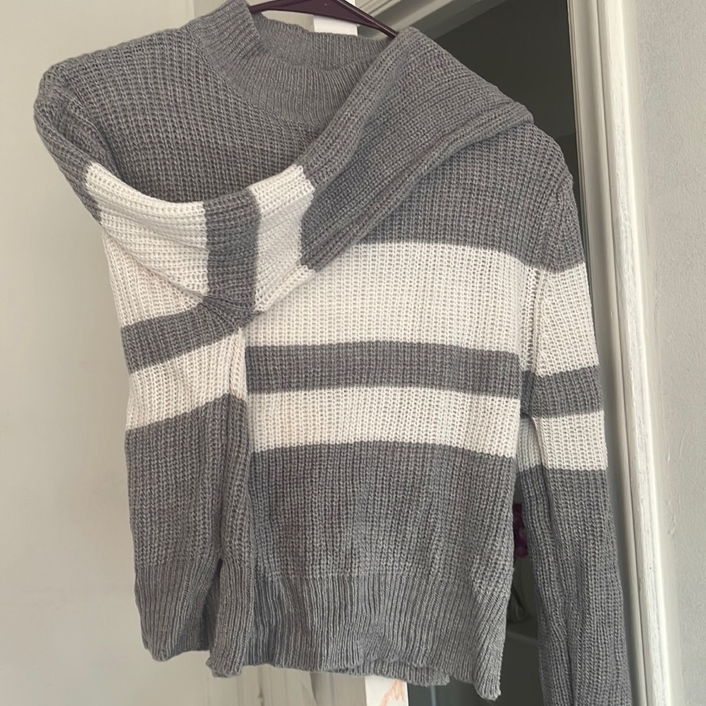 Crop top sweater
